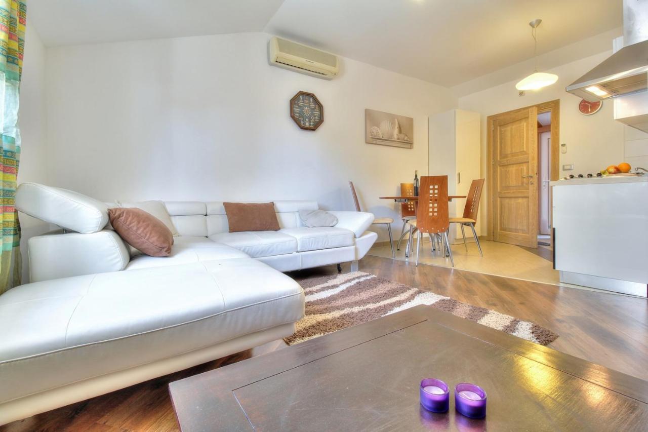 Apartments Suzy Umago Exterior foto