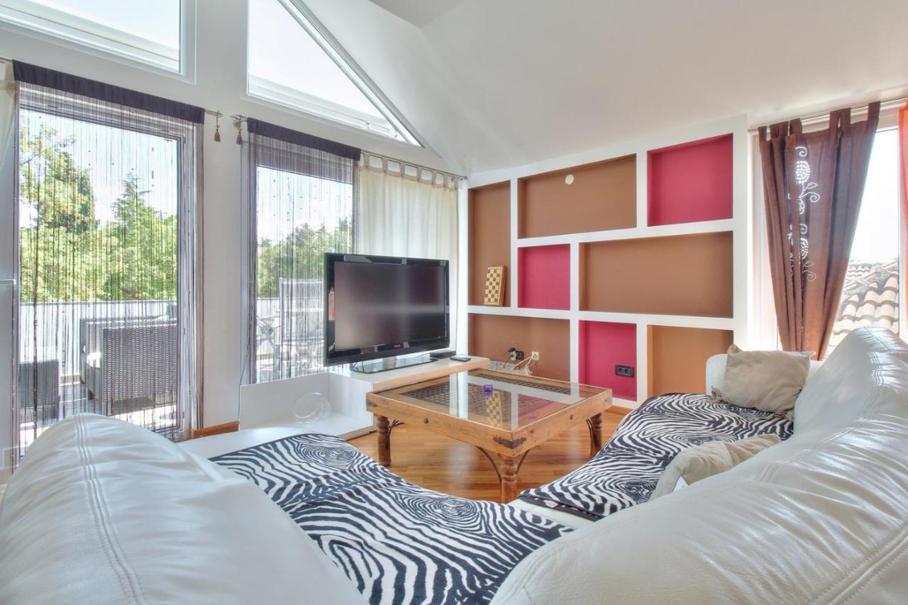 Apartments Suzy Umago Exterior foto