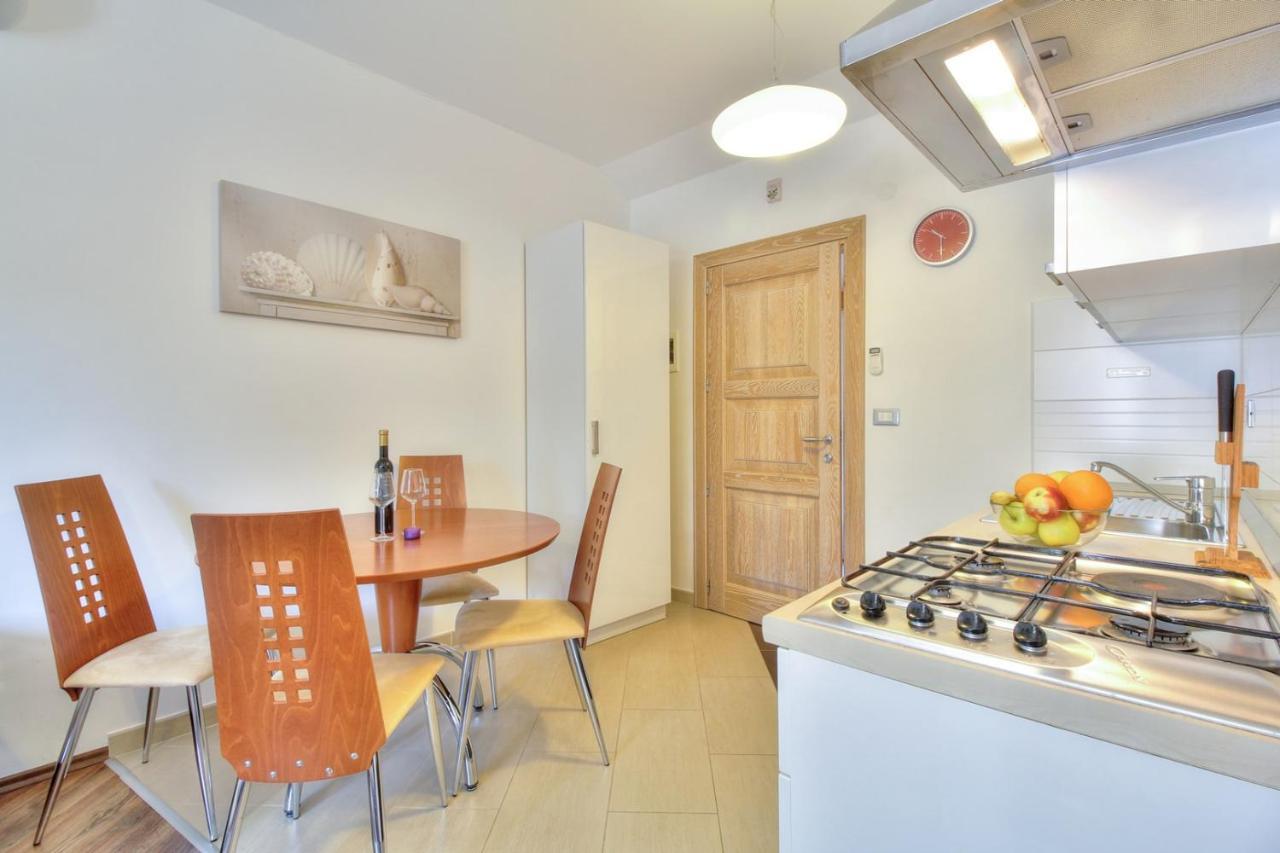 Apartments Suzy Umago Exterior foto